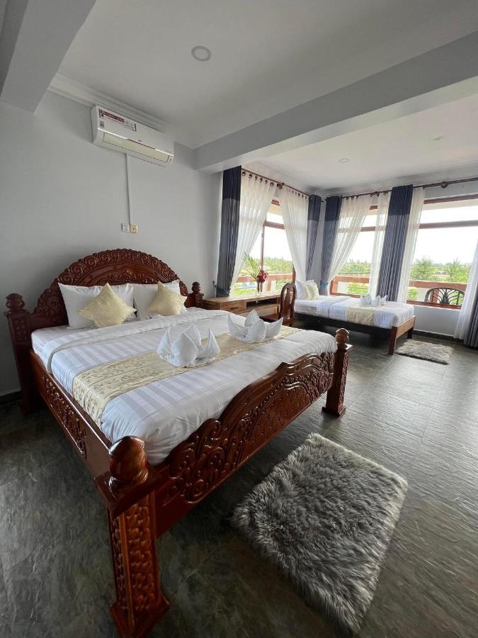 Готель The Moon Kampot Boutique Екстер'єр фото