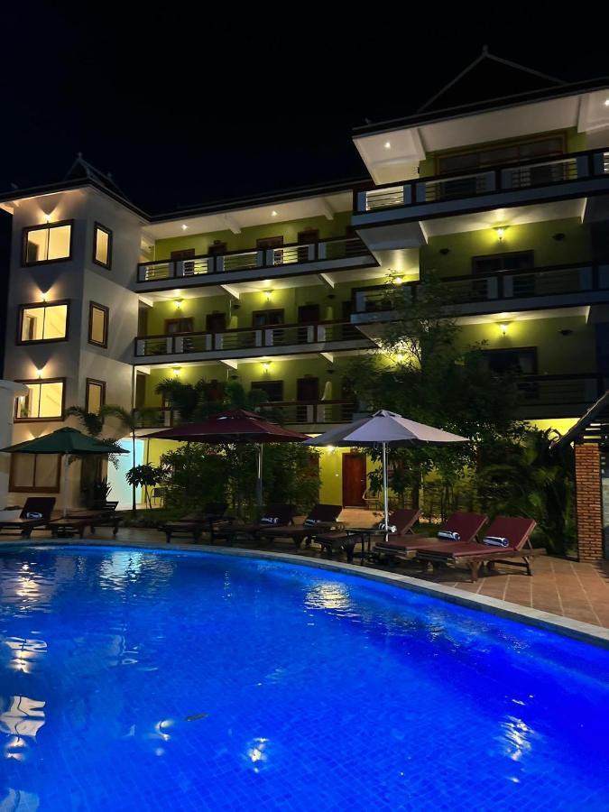 Готель The Moon Kampot Boutique Екстер'єр фото