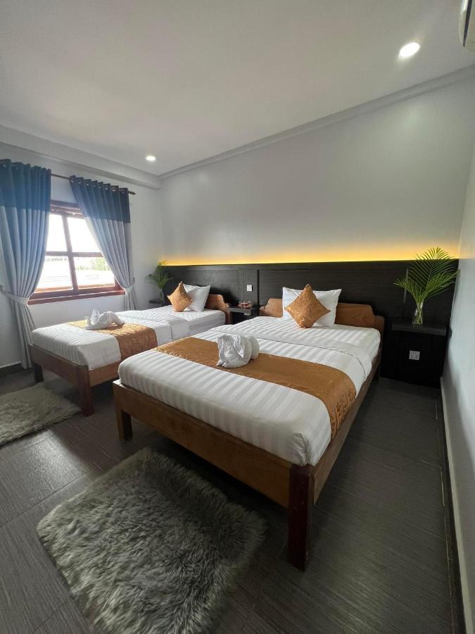 Готель The Moon Kampot Boutique Екстер'єр фото