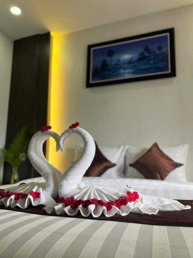 Готель The Moon Kampot Boutique Екстер'єр фото