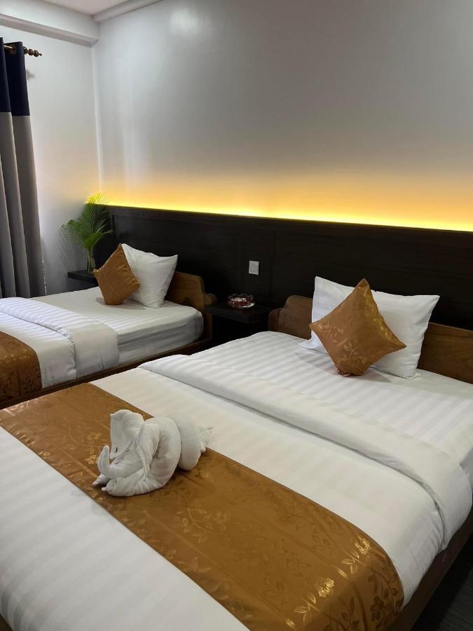 Готель The Moon Kampot Boutique Екстер'єр фото