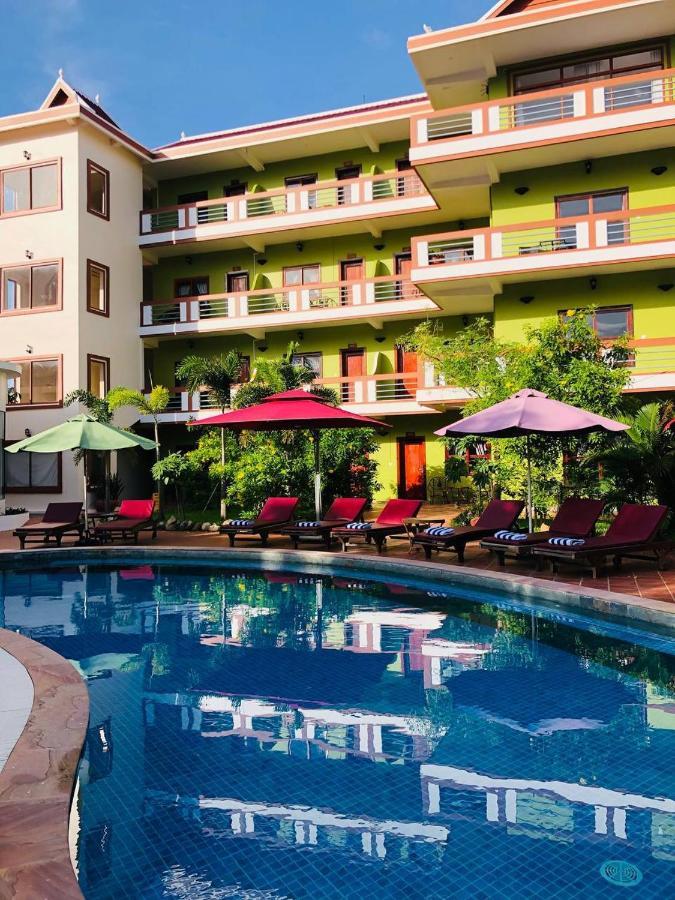 Готель The Moon Kampot Boutique Екстер'єр фото